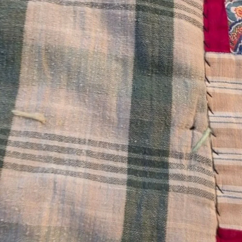 Vintage Handmade Patchwork Tied Quilt Red Multi Color‎ Scrap Cotton 81x65 Folk